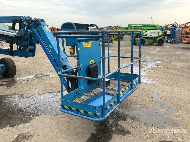 2012 Genie Z45/29 2WD Hybrid Articulating Boom Lift - Nacelle articulée: photos 4 2012 Genie Z45/29 2WD Hybrid Articulating Boom Lift - Nacelle articulée: photos 4