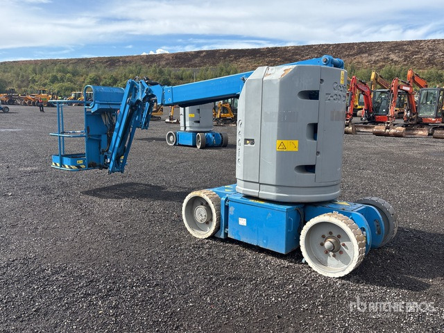 2013 Genie Z30/20NRJ 2WD Electric Articulating Boom Lift - Nacelle articulée: photos 4 2013 Genie Z30/20NRJ 2WD Electric Articulating Boom Lift - Nacelle articulée: photos 4