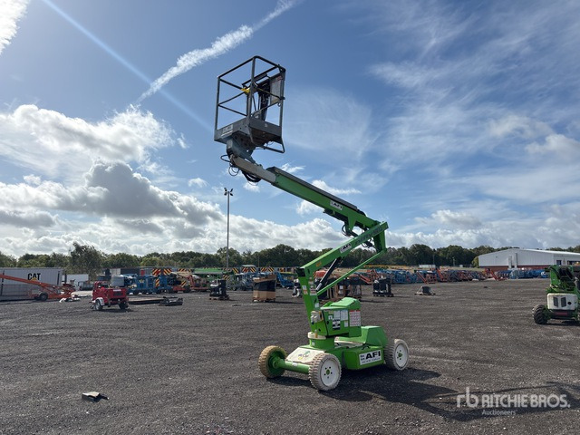 2013 Nifty-Lift HR12NDE 2WD Hybrid Articulating Boom Lift - Nacelle articulée: photos 2 2013 Nifty-Lift HR12NDE 2WD Hybrid Articulating Boom Lift - Nacelle articulée: photos 2