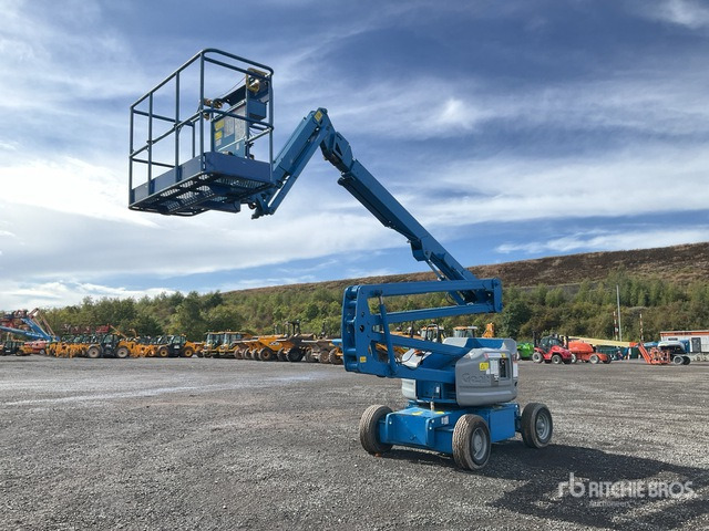 2014 Genie Z45/25J 2WD Dual Fuel Articulating Boom Lift - Nacelle articulée: photos 2 2014 Genie Z45/25J 2WD Dual Fuel Articulating Boom Lift - Nacelle articulée: photos 2