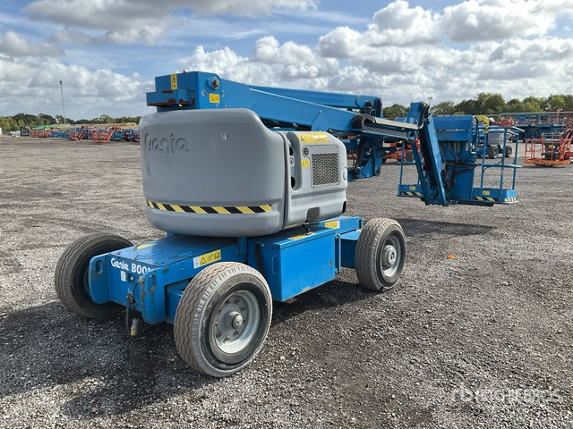 2014 Genie Z45/25J Articulating Boom Lift - Nacelle articulée: photos 4 2014 Genie Z45/25J Articulating Boom Lift - Nacelle articulée: photos 4