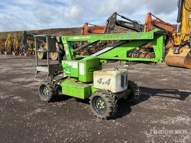 2014 Nifty-Lift HR12D 4WD Hybrid Articulating Boom Lift - Nacelle articulée: photos 3 2014 Nifty-Lift HR12D 4WD Hybrid Articulating Boom Lift - Nacelle articulée: photos 3