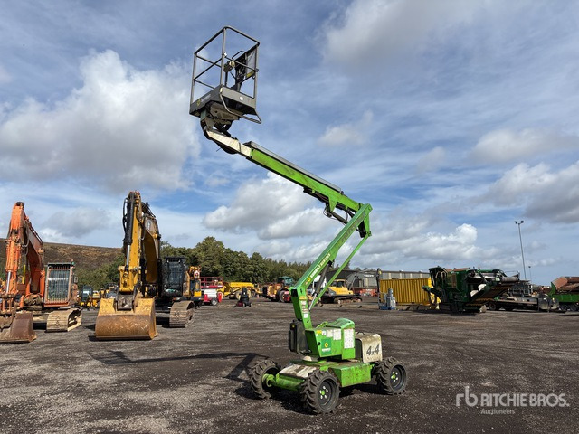 2014 Nifty-Lift HR12D 4WD Hybrid Articulating Boom Lift - Nacelle articulée: photos 2 2014 Nifty-Lift HR12D 4WD Hybrid Articulating Boom Lift - Nacelle articulée: photos 2