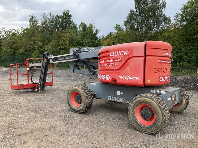 2014 Skyjack SJ51AJ 4WD Diesel Articulating Boom Lift - Nacelle articulée: photos 3 2014 Skyjack SJ51AJ 4WD Diesel Articulating Boom Lift - Nacelle articulée: photos 3