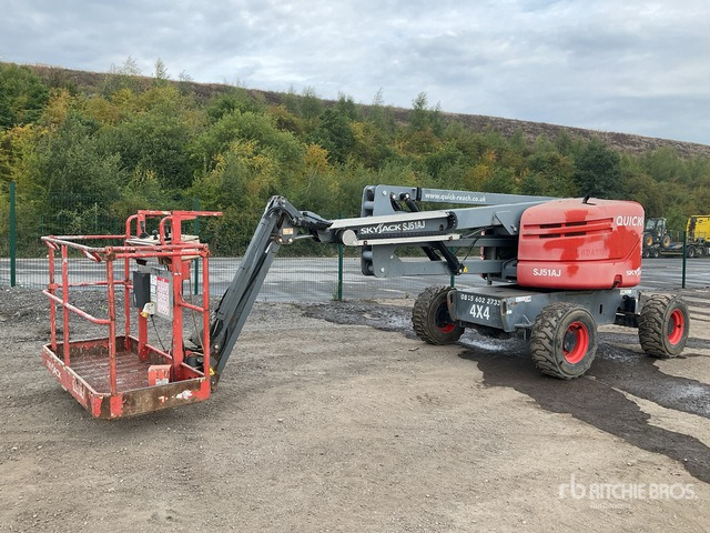 2015 Skyjack SJ51AJ 4WD Diesel Articulating Boom Lift - Nacelle articulée: photos 2 2015 Skyjack SJ51AJ 4WD Diesel Articulating Boom Lift - Nacelle articulée: photos 2