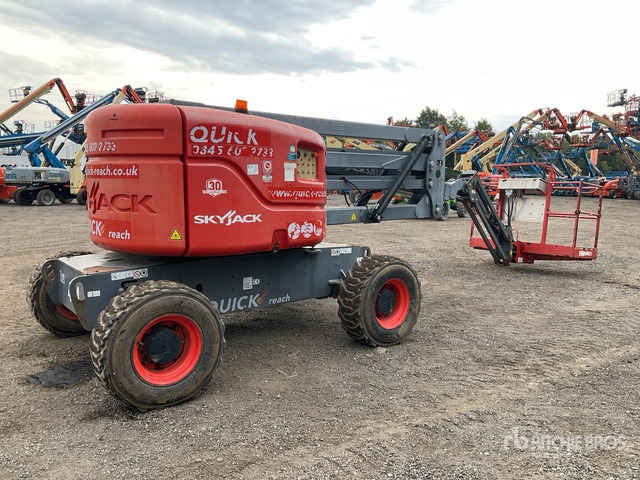 2015 Skyjack SJ51AJ 4WD Diesel Articulating Boom Lift - Nacelle articulée: photos 3 2015 Skyjack SJ51AJ 4WD Diesel Articulating Boom Lift - Nacelle articulée: photos 3