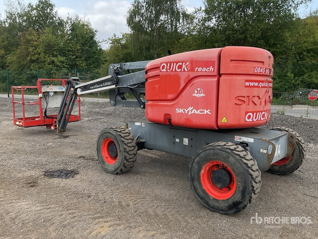 2015 Skyjack SJ51AJ 4WD Diesel Articulating Boom Lift - Nacelle articulée: photos 3 2015 Skyjack SJ51AJ 4WD Diesel Articulating Boom Lift - Nacelle articulée: photos 3