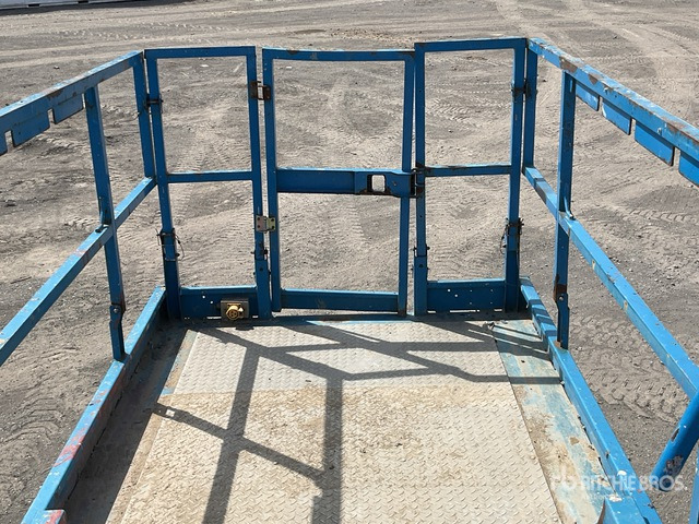 2016 Genie GS3369 4x4 Diesel Scissor Lift - Nacelle ciseaux: photos 5 2016 Genie GS3369 4x4 Diesel Scissor Lift - Nacelle ciseaux: photos 5