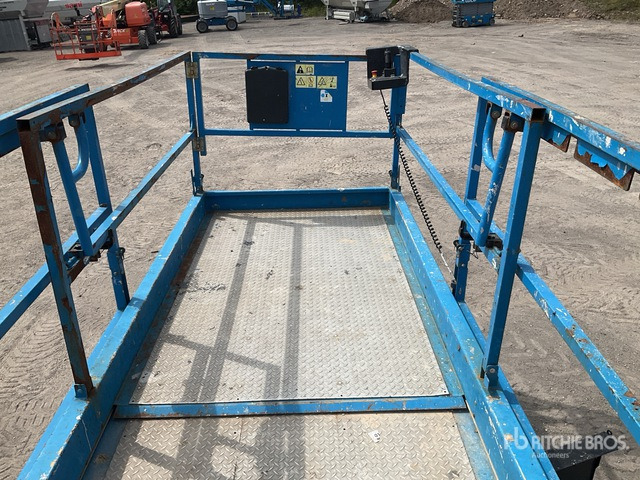 2017 Genie GS3369 4x4 Diesel Scissor Lift - Nacelle ciseaux: photos 5 2017 Genie GS3369 4x4 Diesel Scissor Lift - Nacelle ciseaux: photos 5