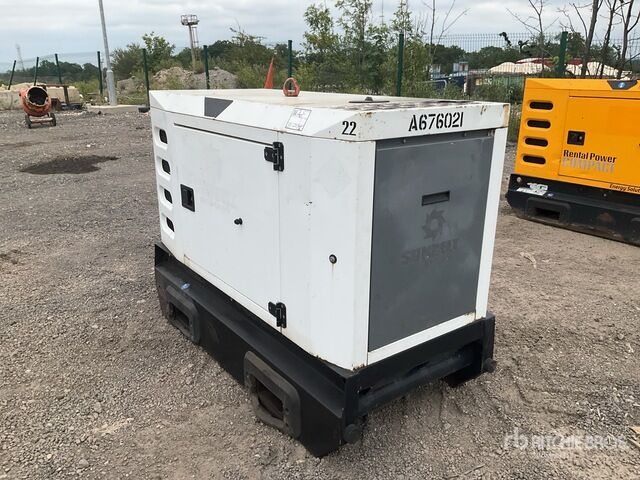 Sdmo R22 Generator Set - Groupe électrogène: photos 1 Sdmo R22 Generator Set - Groupe électrogène: photos 1