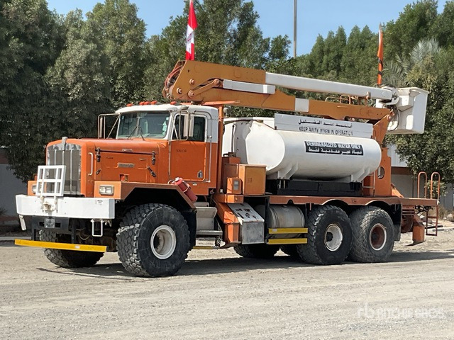 1995 Kenworth C500B 6x6 w/ Water Tank Bucket Truck - Camion avec nacelle: photos 2 1995 Kenworth C500B 6x6 w/ Water Tank Bucket Truck - Camion avec nacelle: photos 2