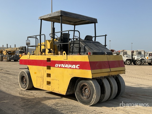 2002 Dynapac CP 271 9 Wheel Pneumatic Roller - Compacteur à pneus: photos 3 2002 Dynapac CP 271 9 Wheel Pneumatic Roller - Compacteur à pneus: photos 3