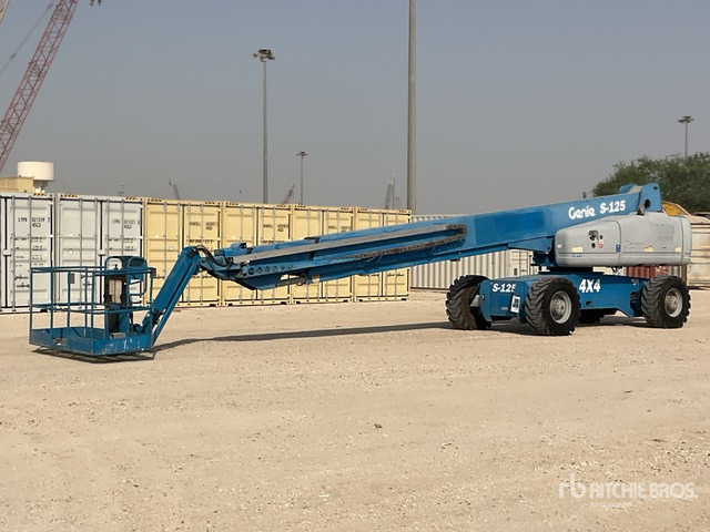 2002 Genie S125 4WD Diesel Telescopic Boom Lift - Nacelle télescopique: photos 1 2002 Genie S125 4WD Diesel Telescopic Boom Lift - Nacelle télescopique: photos 1