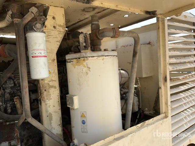 2011 Ingorsol 9235 Skid-Mounted (Inoperable) Air Compressor - Compresseur d'air: photos 5 2011 Ingorsol 9235 Skid-Mounted (Inoperable) Air Compressor - Compresseur d'air: photos 5