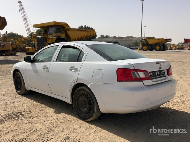 2013 Mitsubishi Galant Automobile - Voiture: photos 3 2013 Mitsubishi Galant Automobile - Voiture: photos 3