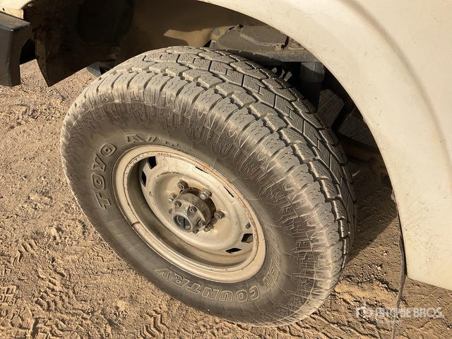 2013 Nissan Patrol GL 4x4 SUV - SUV: photos 5 2013 Nissan Patrol GL 4x4 SUV - SUV: photos 5