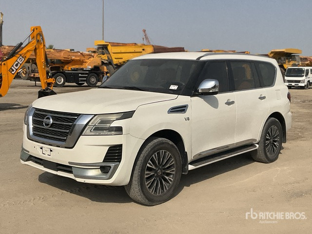 2015 Nissan Patrol Platinum 4x4 SUV - SUV: photos 1 2015 Nissan Patrol Platinum 4x4 SUV - SUV: photos 1