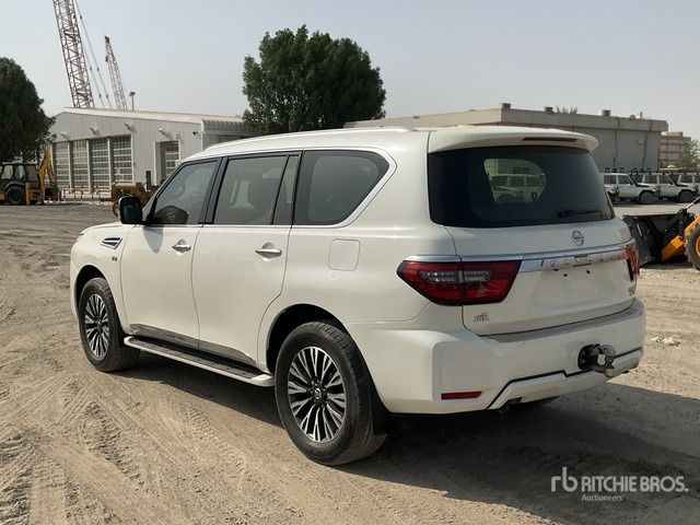 2015 Nissan Patrol Platinum 4x4 SUV - SUV: photos 4 2015 Nissan Patrol Platinum 4x4 SUV - SUV: photos 4