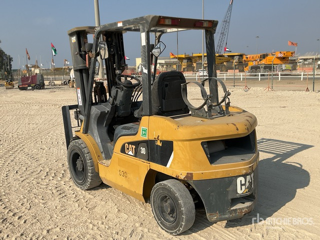 2016 Cat GP30NT 3 ton Forklift - Chariot élévateur: photos 2 2016 Cat GP30NT 3 ton Forklift - Chariot élévateur: photos 2