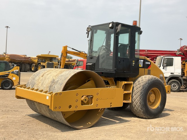 2018 Cat CS533E - Compacteur à pieds de mouton/ Monocylindre: photos 2 2018 Cat CS533E - Compacteur à pieds de mouton/ Monocylindre: photos 2