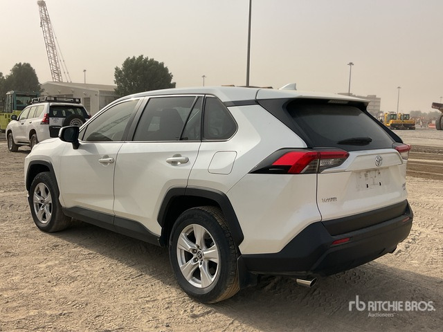 2019 Toyota RAV4 4WD SUV - SUV: photos 5 2019 Toyota RAV4 4WD SUV - SUV: photos 5