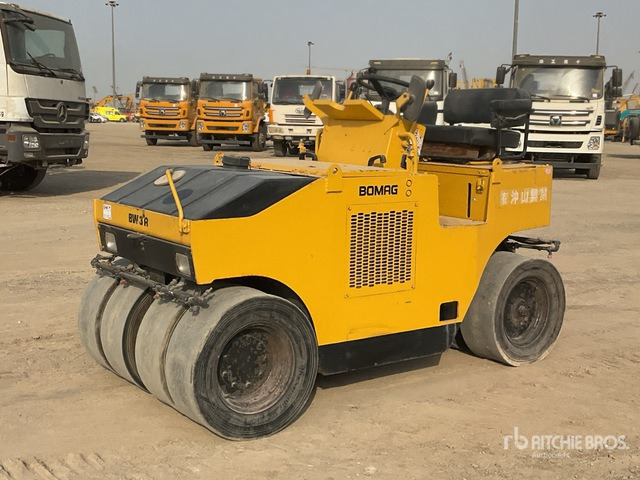 Bomag BW3R - Compacteur à pneus: photos 1 Bomag BW3R - Compacteur à pneus: photos 1