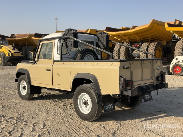 Land Rover Defender 110 Pickup - Broyeur/ Épareuse: photos 3 Land Rover Defender 110 Pickup - Broyeur/ Épareuse: photos 3