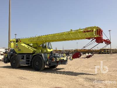 TADANO TR300E 30 ton 4x4x4 - Grue automotrice lente: photos 4 TADANO TR300E 30 ton 4x4x4 - Grue automotrice lente: photos 4