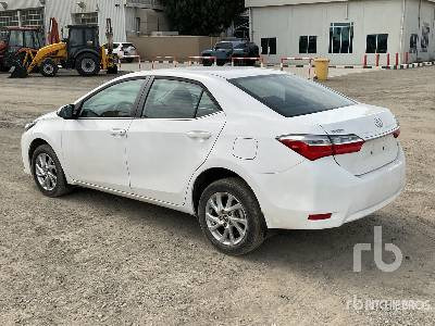TOYOTA COROLLA - Voiture: photos 2 TOYOTA COROLLA - Voiture: photos 2