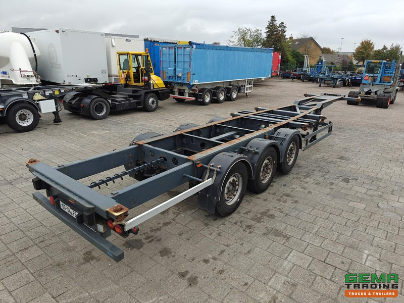 Schmitz Cargobull SCF 24 G 3-Assen MB - LiftAs - Schijfremmen - Vast Chassis - 2x20FT 1x30FT 40FT aansluiting - Semi-remorque porte-conteneur/ Caisse mobile: photos 1 Schmitz Cargobull SCF 24 G 3-Assen MB - LiftAs - Schijfremmen - Vast Chassis - 2x20FT 1x30FT 40FT aansluiting - Semi-remorque porte-conteneur/ Caisse mobile: photos 1