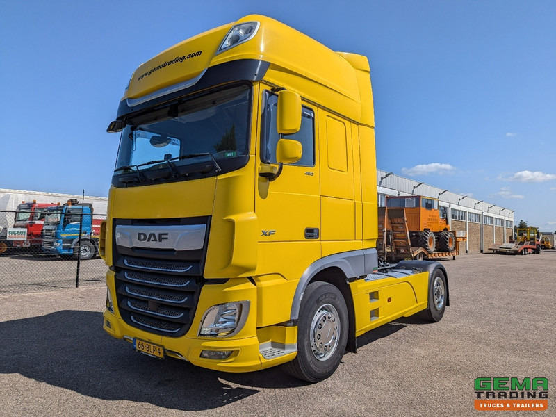 DAF XF 450 FT 4x2 SuperSpaceCab Euro6C - Retarder - Standairco - Dubbele Tanks - SMARTtachoV2 - Tracteur routier: photos 1 DAF XF 450 FT 4x2 SuperSpaceCab Euro6C - Retarder - Standairco - Dubbele Tanks - SMARTtachoV2 - Tracteur routier: photos 1