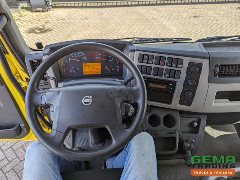 Photo d'intérieur 2: Camion fourgon Volvo FL 250 4x2 Daycab Euro6 14Ton - GeslotenBak 6M - Laadklep 2000KG - Zijdeuren (V744)