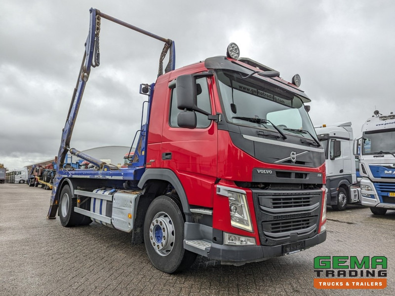 Volvo FM330 4x2 Daycab Euro6 JOAB PortaalSysteem 14T - Extendable - 251.000km - Camion multibenne: photos 2 Volvo FM330 4x2 Daycab Euro6 JOAB PortaalSysteem 14T - Extendable - 251.000km - Camion multibenne: photos 2