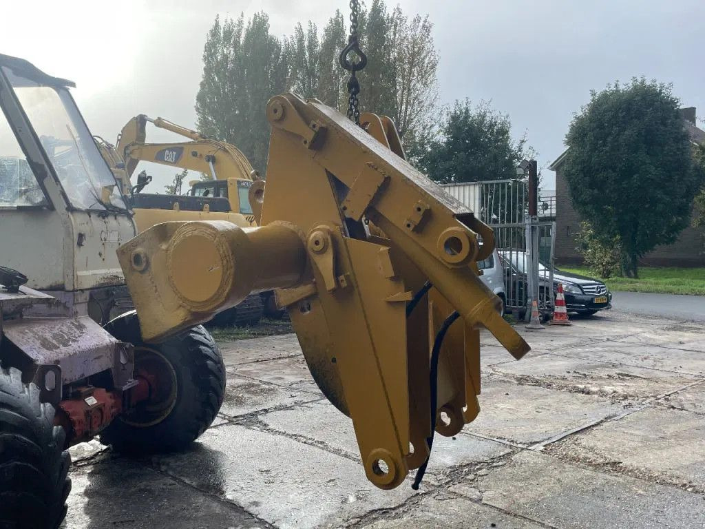 CAT Caterpillar Ripper compatible with D7R and D7H R CAT Ripper compatible with D7R and D7H Ripper compat - Ripper pour Engins de chantier: photos 5 CAT Caterpillar Ripper compatible with D7R and D7H R CAT Ripper compatible with D7R and D7H Ripper compat - Ripper pour Engins de chantier: photos 5