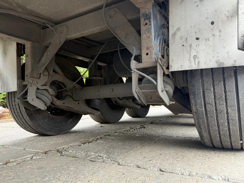 Chereau 3 Axle FRIGO Carier Vector 1850 7CM Side H260cm - Semi-remorque frigorifique: photos 4 Chereau 3 Axle FRIGO Carier Vector 1850 7CM Side H260cm - Semi-remorque frigorifique: photos 4