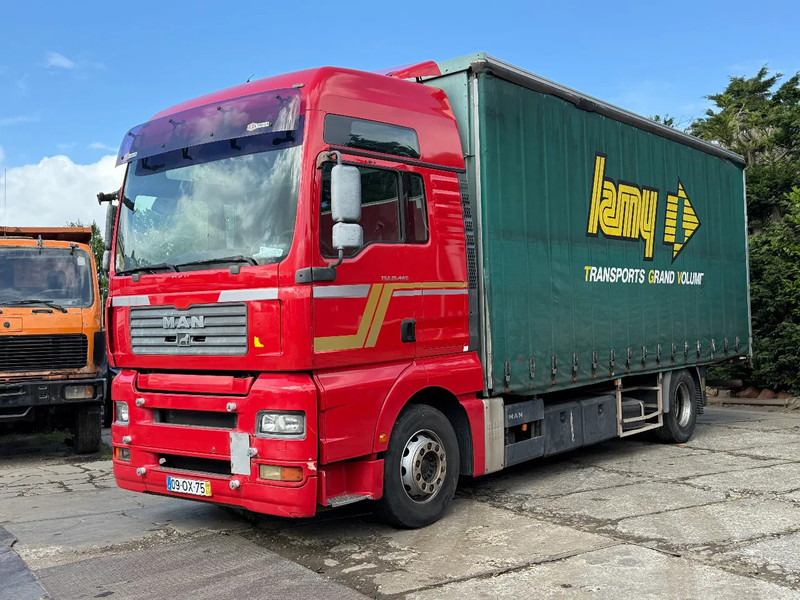 MAN TGA 18.440 4X2 BOX Spring/Air EURO3 Retarder ZF Manual - Camion fourgon: photos 2 MAN TGA 18.440 4X2 BOX Spring/Air EURO3 Retarder ZF Manual - Camion fourgon: photos 2