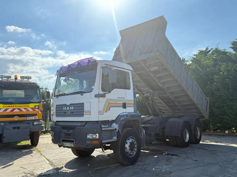 MAN TGA 26.360 6X4 Tipper Spring/Spring ZF Manual gear EURO3 - Camion benne: photos 2 MAN TGA 26.360 6X4 Tipper Spring/Spring ZF Manual gear EURO3 - Camion benne: photos 2