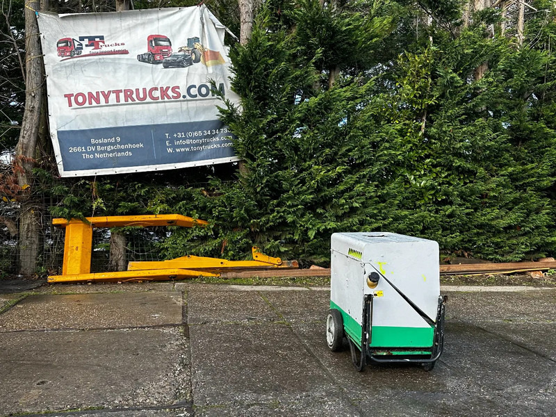 Pramac P6000S2 6KVA Generator - Groupe électrogène: photos 1 Pramac P6000S2 6KVA Generator - Groupe électrogène: photos 1