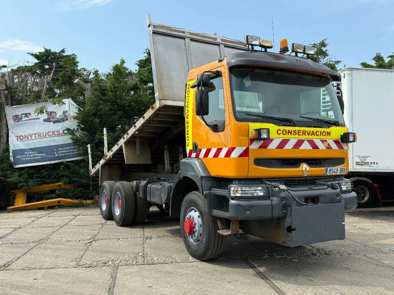Renault Kerax 400 6X6 Tipper Spring/spring ZF Man Gear E - Camion benne: photos 1 Renault Kerax 400 6X6 Tipper Spring/spring ZF Man Gear E - Camion benne: photos 1