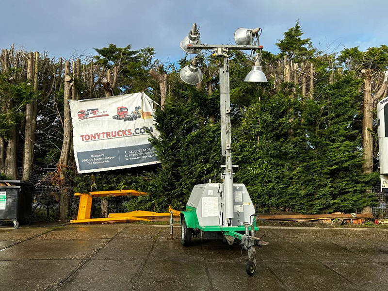 Terex AL4050 Towerlight 4X1000 Watt Lights - Mat d'éclairage: photos 2 Terex AL4050 Towerlight 4X1000 Watt Lights - Mat d'éclairage: photos 2