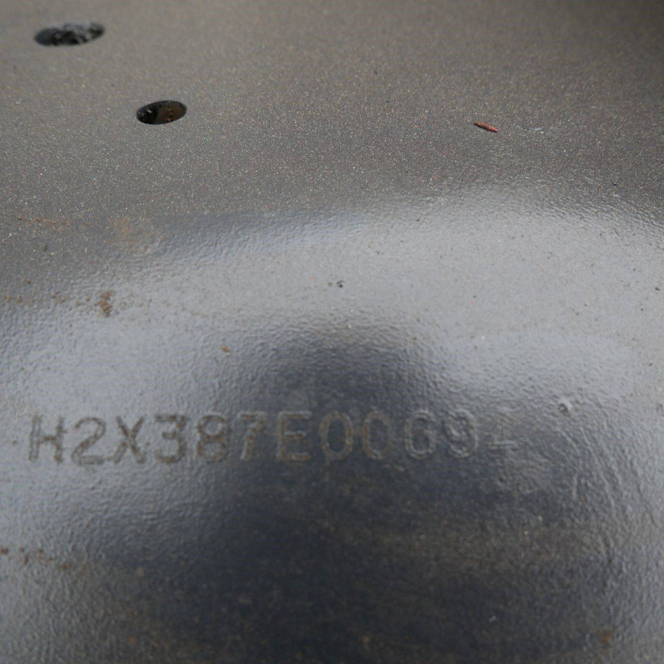 Chassis for Linde E25HL, Series 387-1 - Frame/ Châssis pour Matériel de manutention: photos 5 Chassis for Linde E25HL, Series 387-1 - Frame/ Châssis pour Matériel de manutention: photos 5