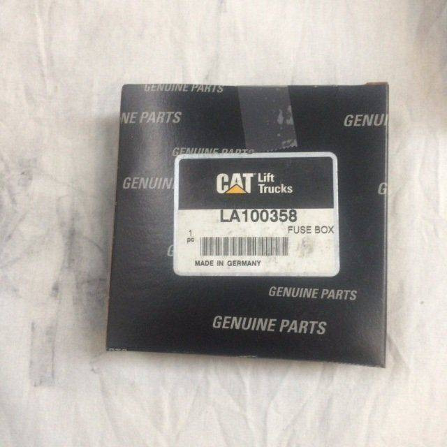 Fuse box for Caterpillar / Mitsubishi - Fusible pour Matériel de manutention: photos 2 Fuse box for Caterpillar / Mitsubishi - Fusible pour Matériel de manutention: photos 2