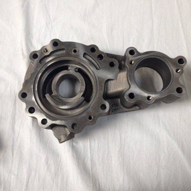 Gear Pump case assy for Caterpillar - Moteur et pièces pour Matériel de manutention: photos 1 Gear Pump case assy for Caterpillar - Moteur et pièces pour Matériel de manutention: photos 1