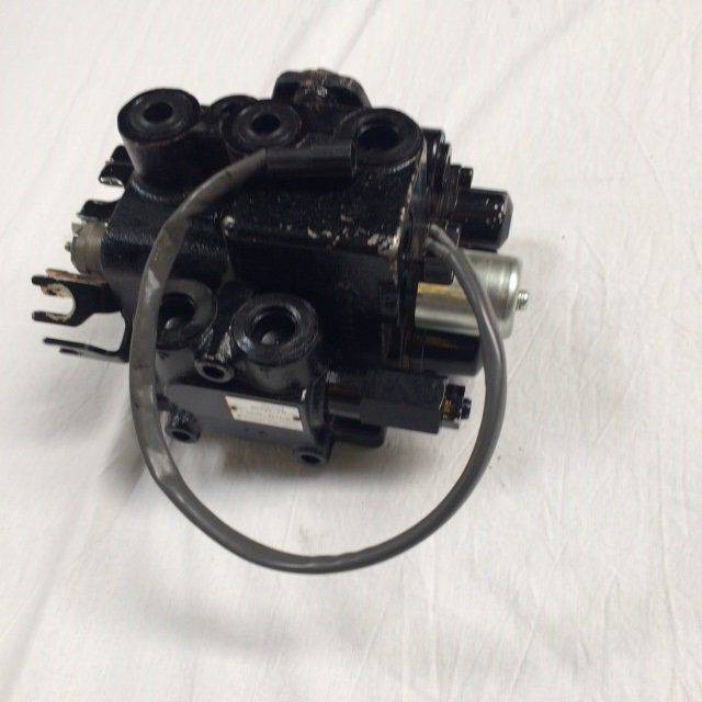 Hydraulic control valve - Valve hydraulique pour Matériel de manutention: photos 5 Hydraulic control valve - Valve hydraulique pour Matériel de manutention: photos 5