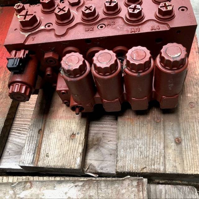 Hydraulic control valve for Linde - Valve hydraulique pour Matériel de manutention: photos 3 Hydraulic control valve for Linde - Valve hydraulique pour Matériel de manutention: photos 3