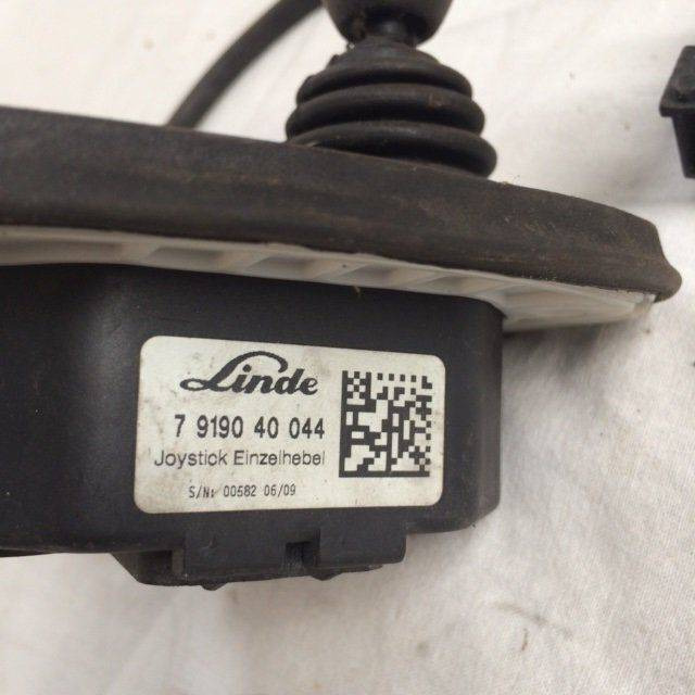 Joystick single lever for Linde - Système électrique pour Matériel de manutention: photos 2 Joystick single lever for Linde - Système électrique pour Matériel de manutention: photos 2