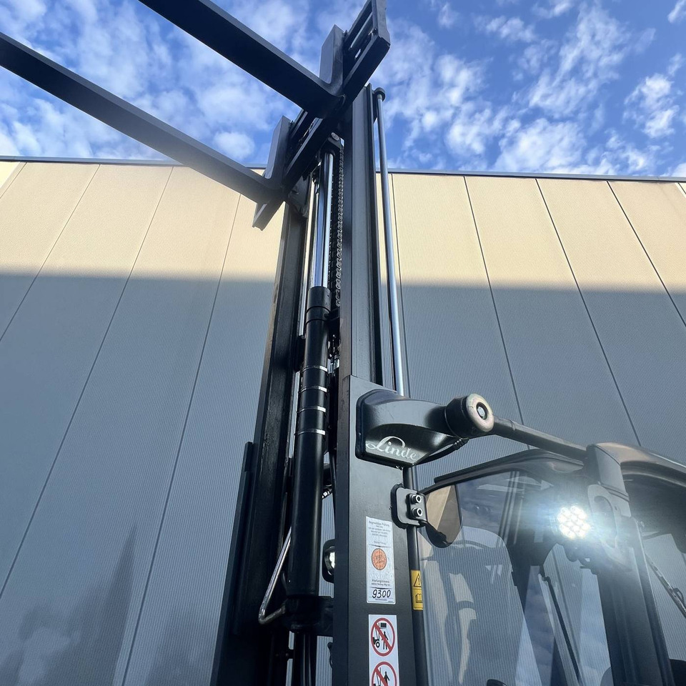 Linde E20PH-02 (386) EVO - Chariot élévateur électrique: photos 3 Linde E20PH-02 (386) EVO - Chariot élévateur électrique: photos 3