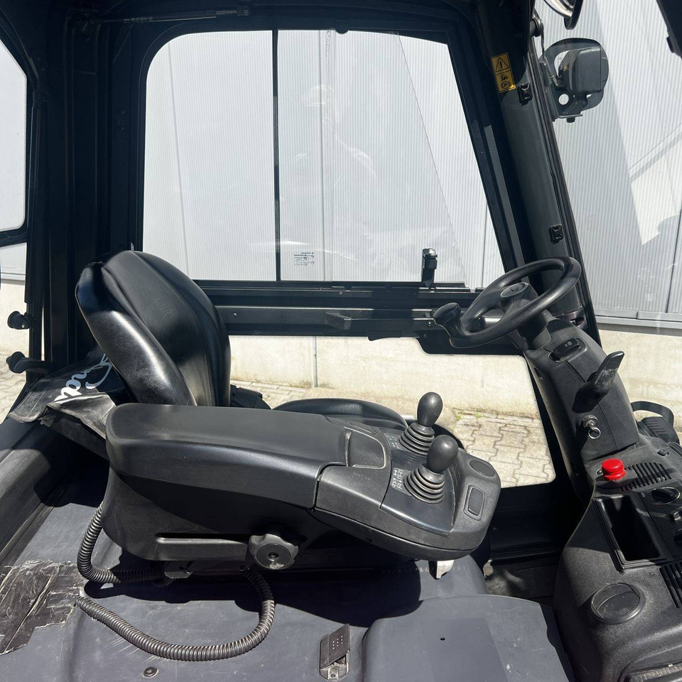 Linde E20PH (386-02) EVO - Chariot élévateur électrique: photos 3 Linde E20PH (386-02) EVO - Chariot élévateur électrique: photos 3