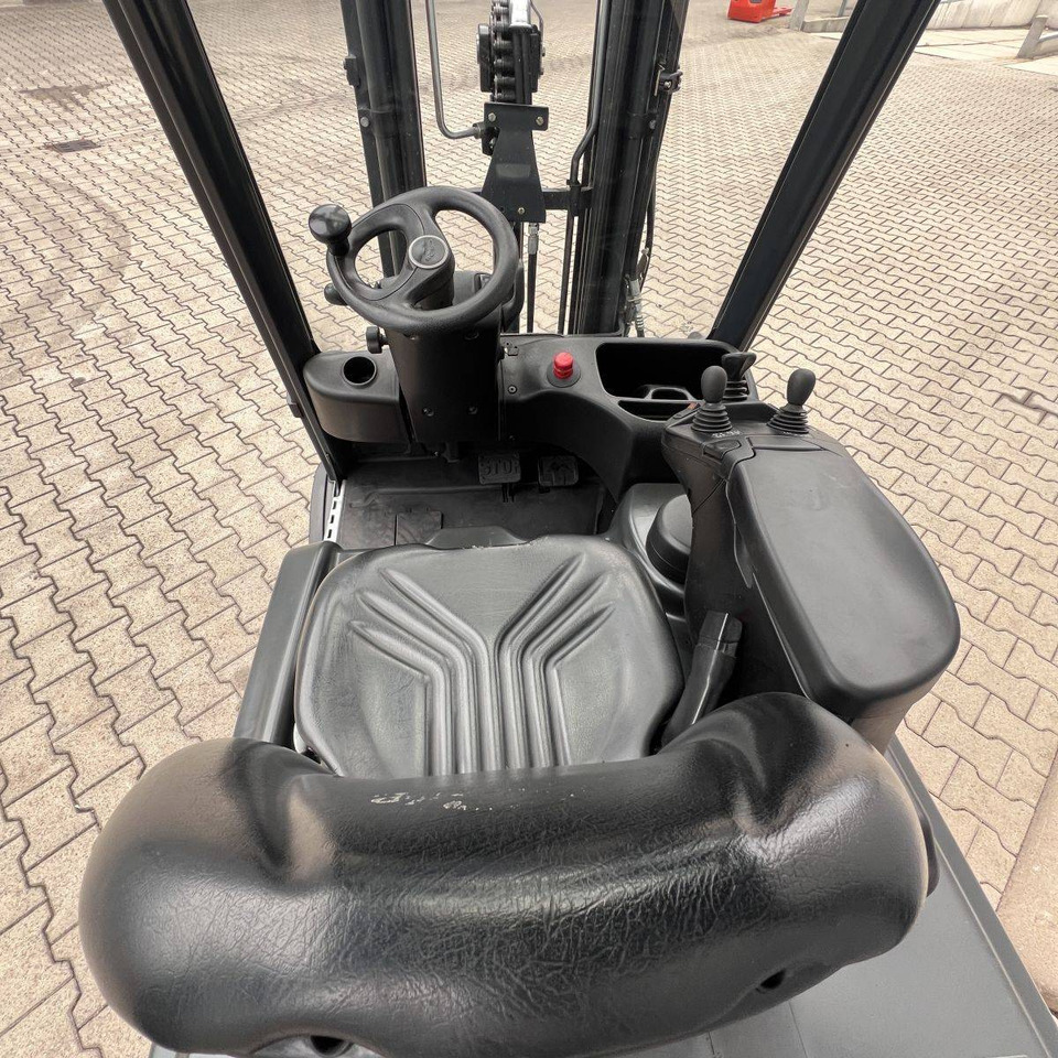 Linde E20PL (386-02) EVO - Chariot élévateur électrique: photos 4 Linde E20PL (386-02) EVO - Chariot élévateur électrique: photos 4