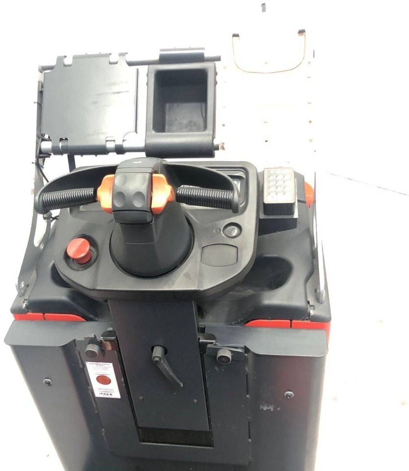 Linde P50C (1190) - Chariot tracteur: photos 4 Linde P50C (1190) - Chariot tracteur: photos 4